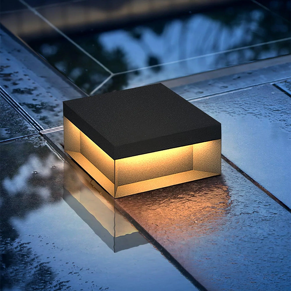 Merrenenora Metal Pillar Light-Moonnatur