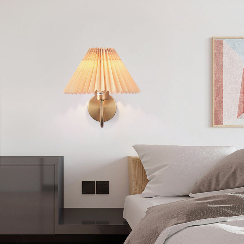 Jardenlark Fabric Wall Light-Moonnatur