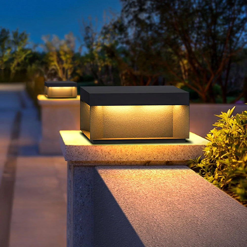 Merrenenora Metal Pillar Light-Moonnatur