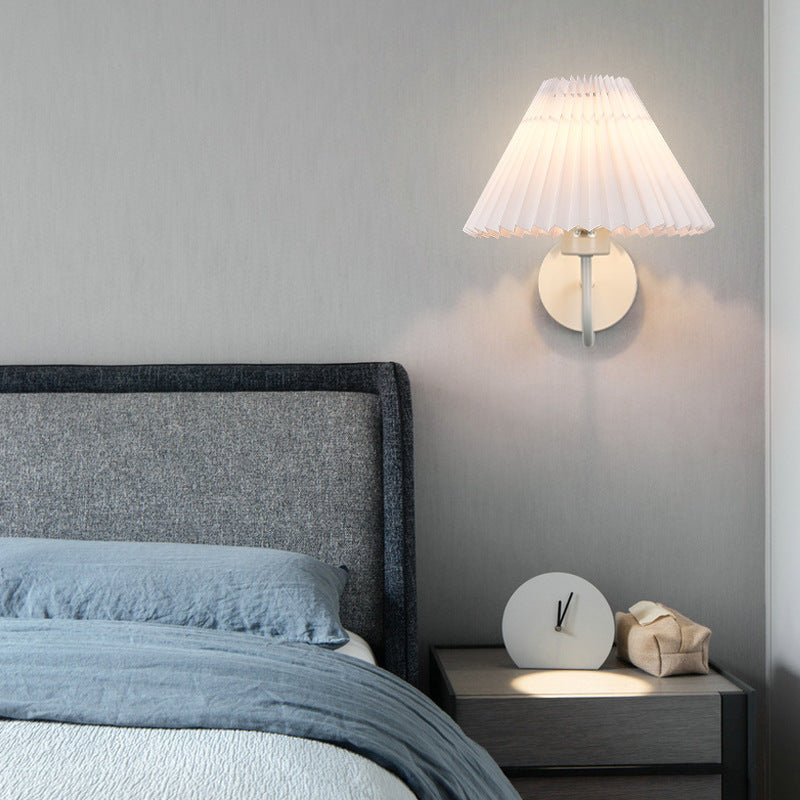 Jardenlark Fabric Wall Light-Moonnatur