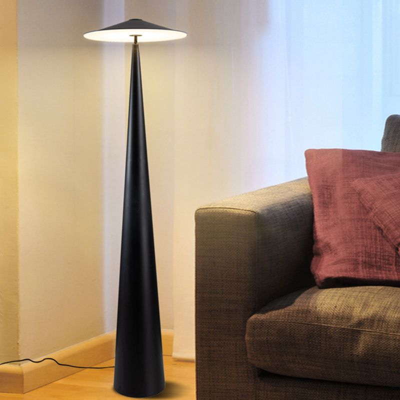 Penrelevia Metal Floor Lamp-Moonnatur