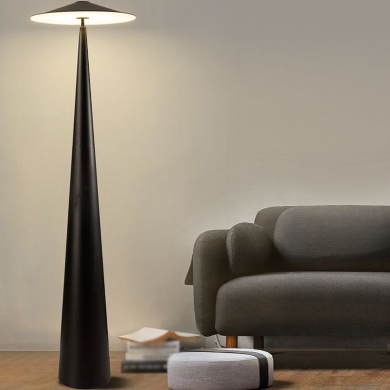 Penrelevia Metal Floor Lamp-Moonnatur