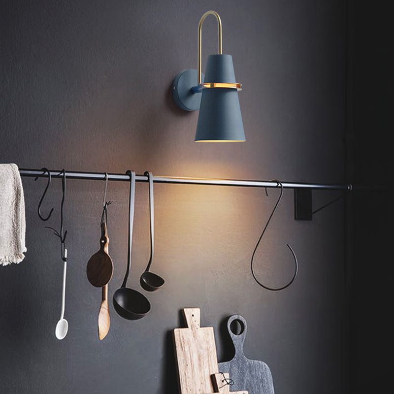 Lathenonna Metal Wall Light-Moonnatur