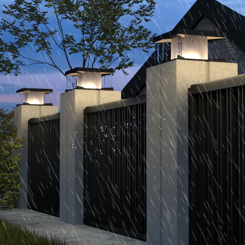 Vardenelia Metal Pillar Light-Moonnatur