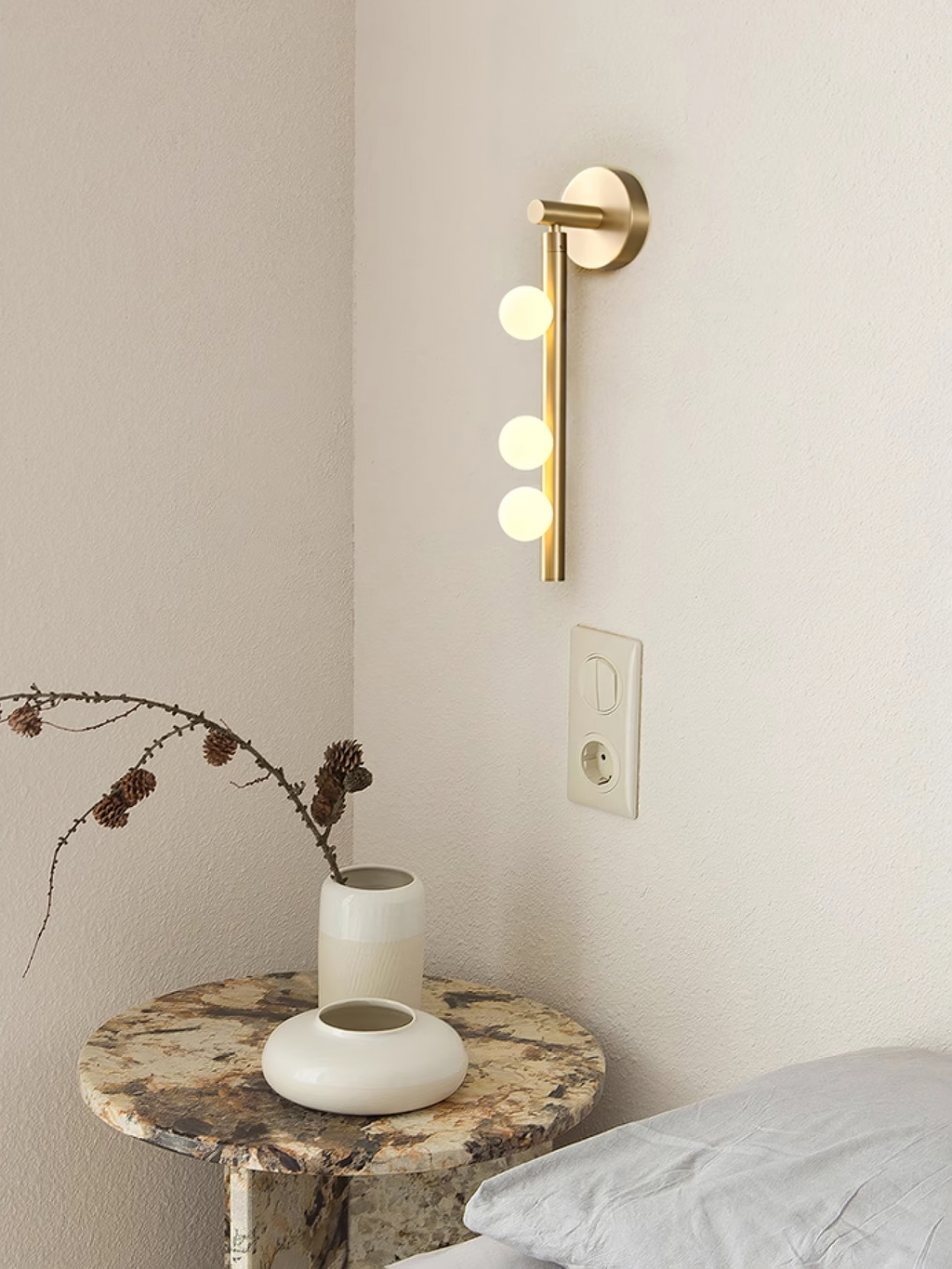 Zyvora Brass Wall Lamp-Moonnatur