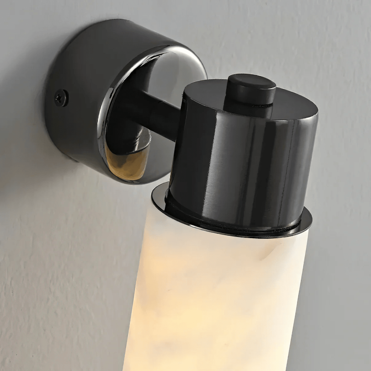 Verrenhaven Alabaster Wall Light-Moonnatur