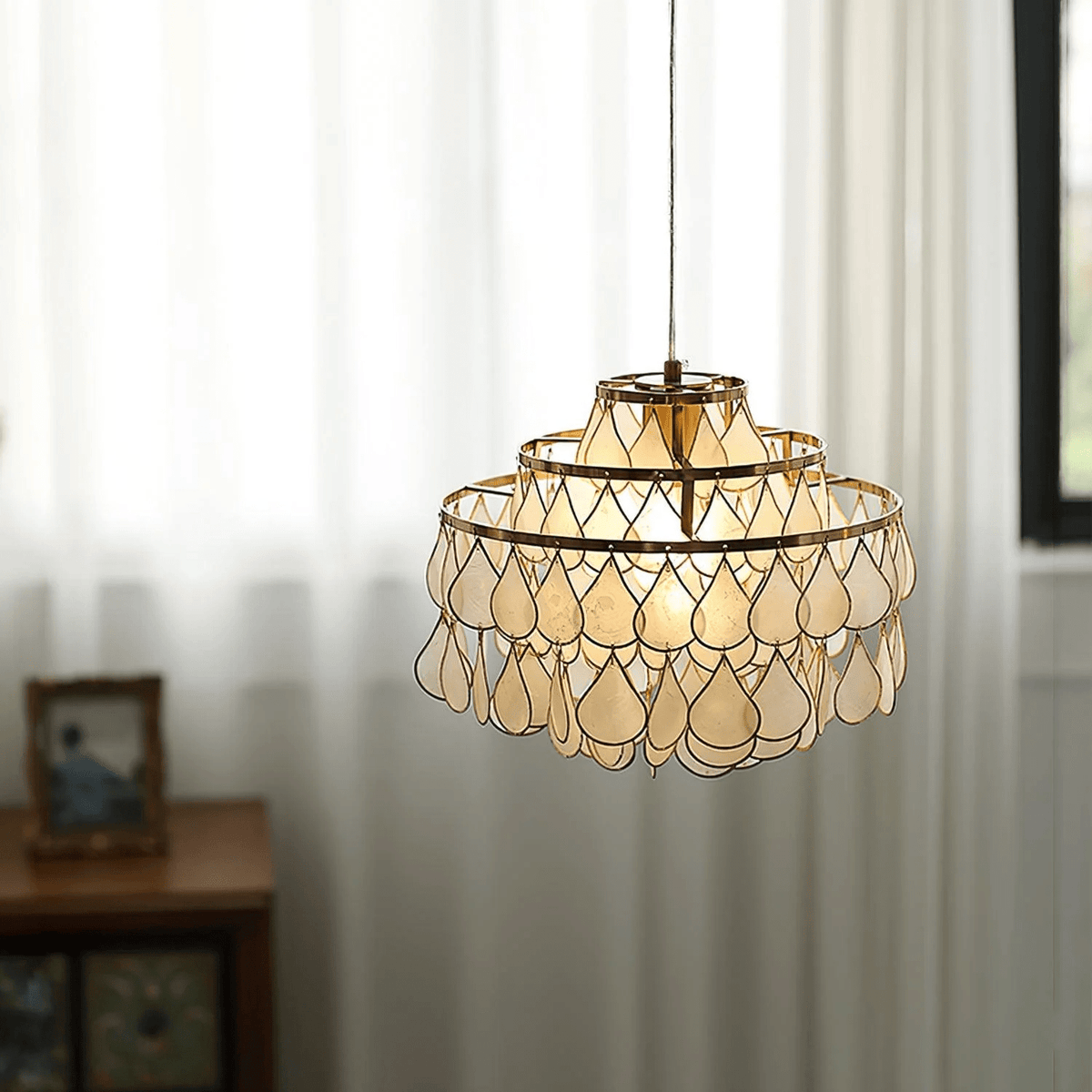 Savenwyn Shell Chandelier-Moonnatur