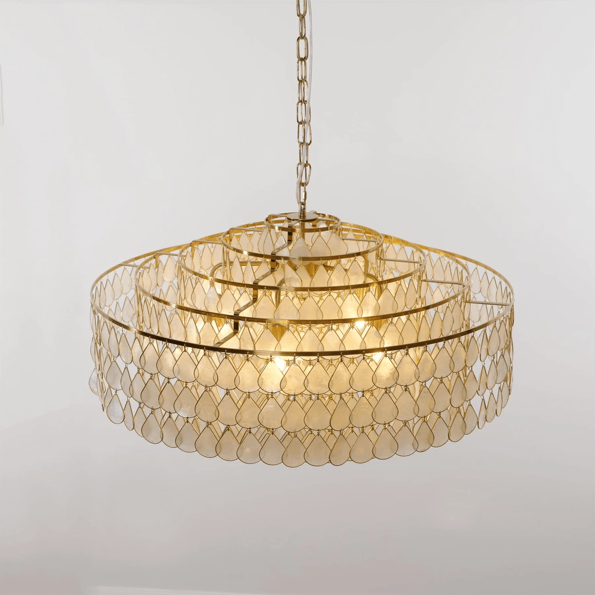 Savenwyn Shell Chandelier-Moonnatur