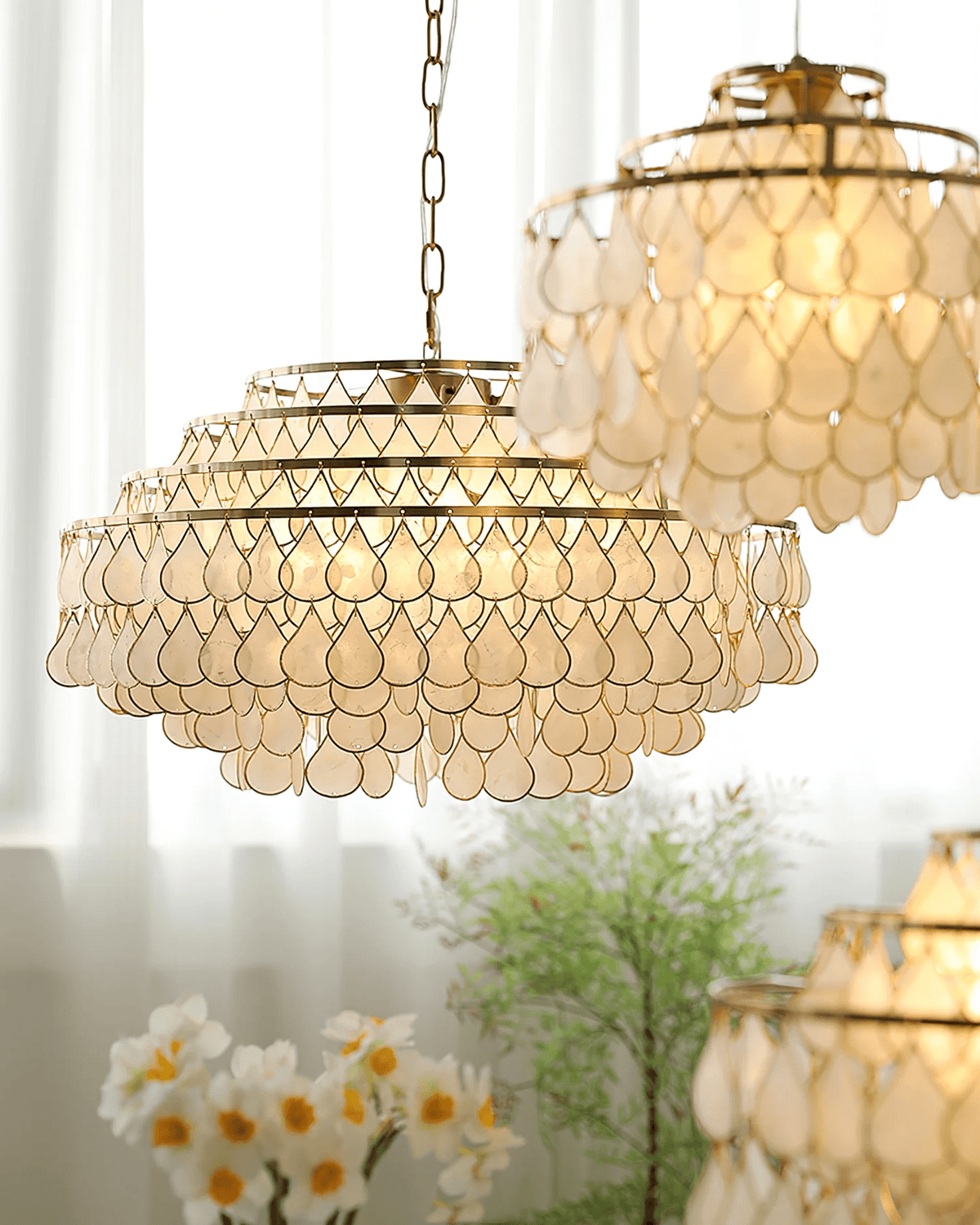 Savenwyn Shell Chandelier-Moonnatur