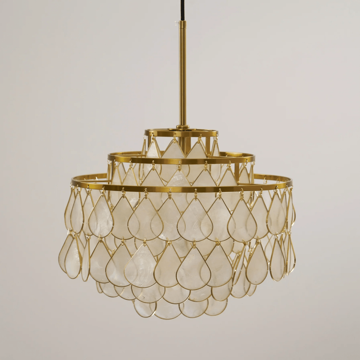Savenwyn Shell Chandelier-Moonnatur