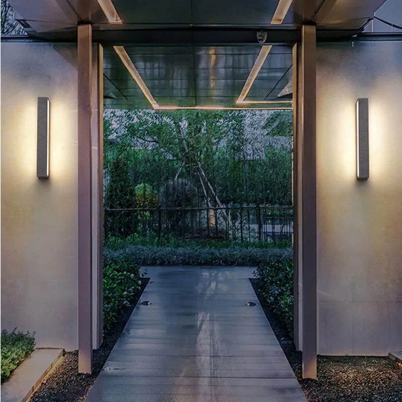 Fyra LED Outdoor Wall Lamp, Black & White - Neutralighting