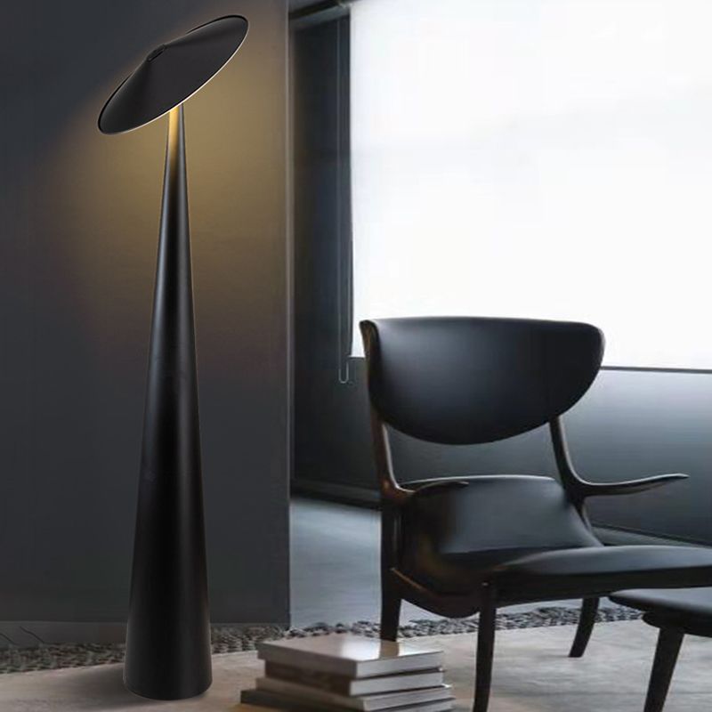 Penrelevia Metal Floor Lamp-Moonnatur