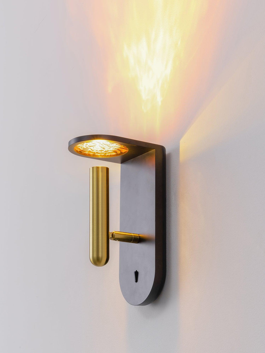 Xerenora Aluminium Wall Light-Moonnatur