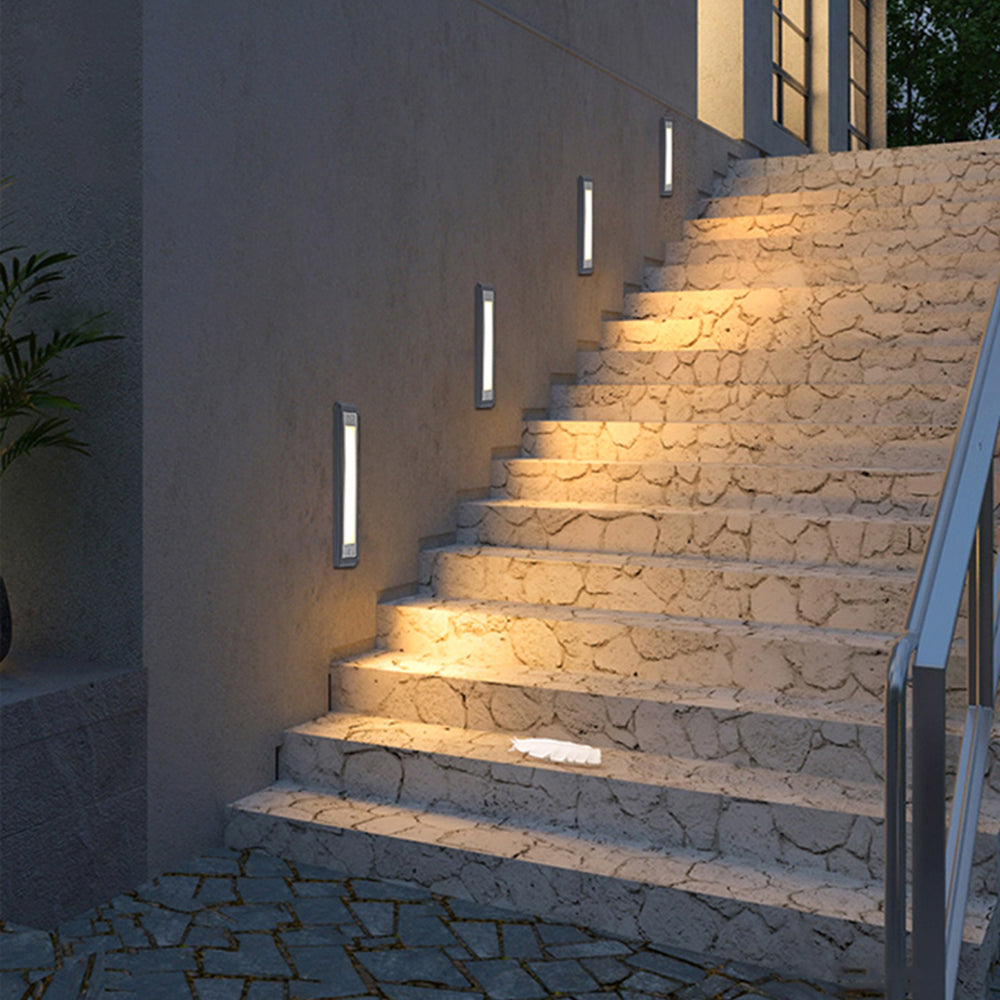 Elsenford Metal Outdoor Light-Moonnatur