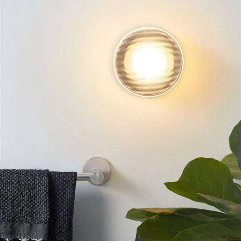 Darnelwell Acrylic Wall Light-Moonnatur