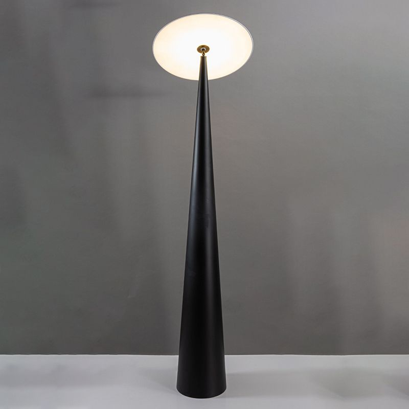Penrelevia Metal Floor Lamp-Moonnatur