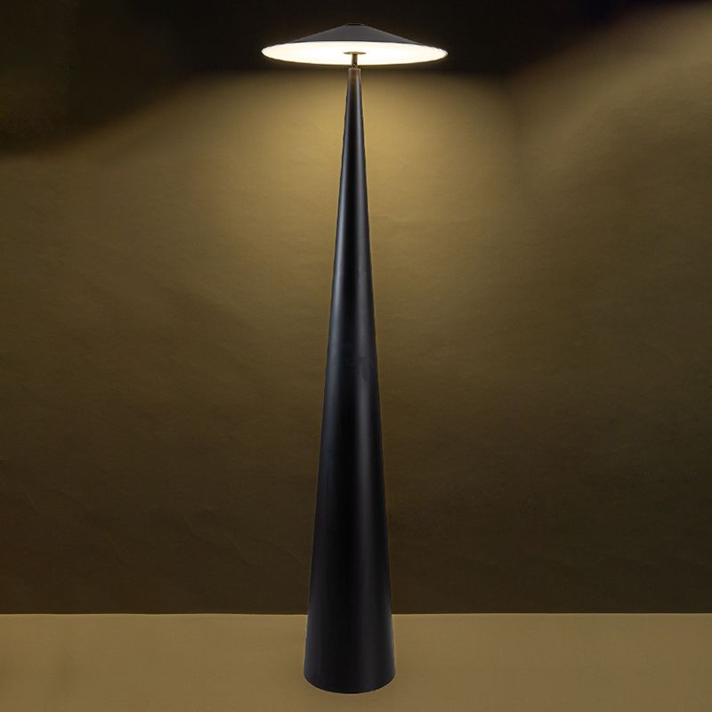 Penrelevia Metal Floor Lamp-Moonnatur