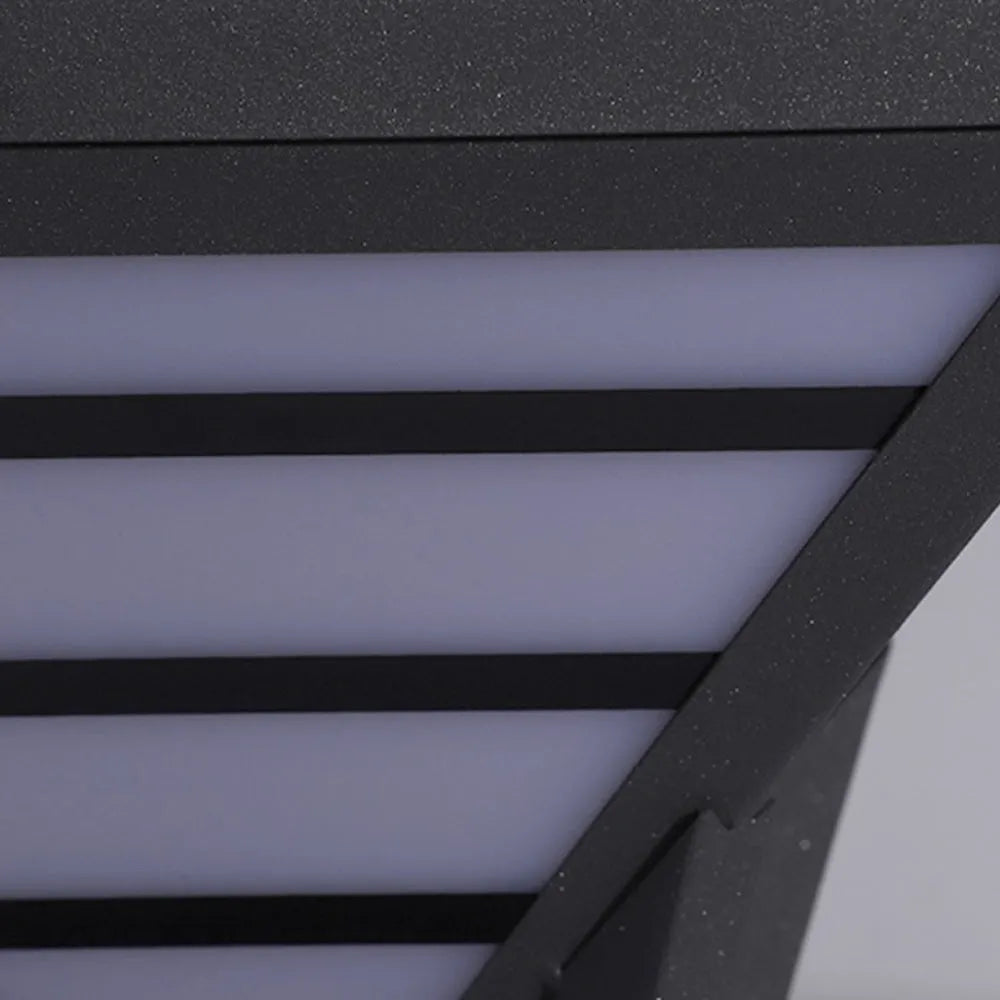 Quenelwick Metal Pillar Light-Moonnatur