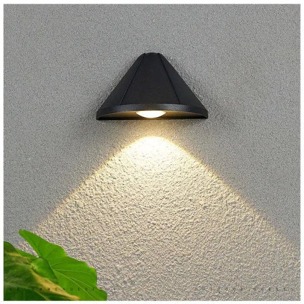 Finverhill Metal Wall Light-Moonnatur