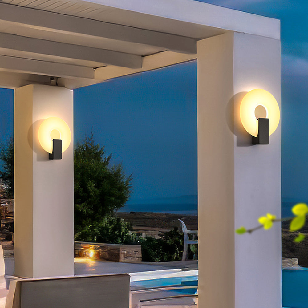 Redrenwick Acrylic Wall Light-Moonnatur
