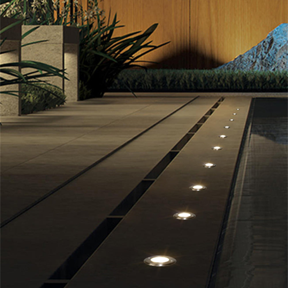 Carnelaelle Metal Outdoor Light-Moonnatur
