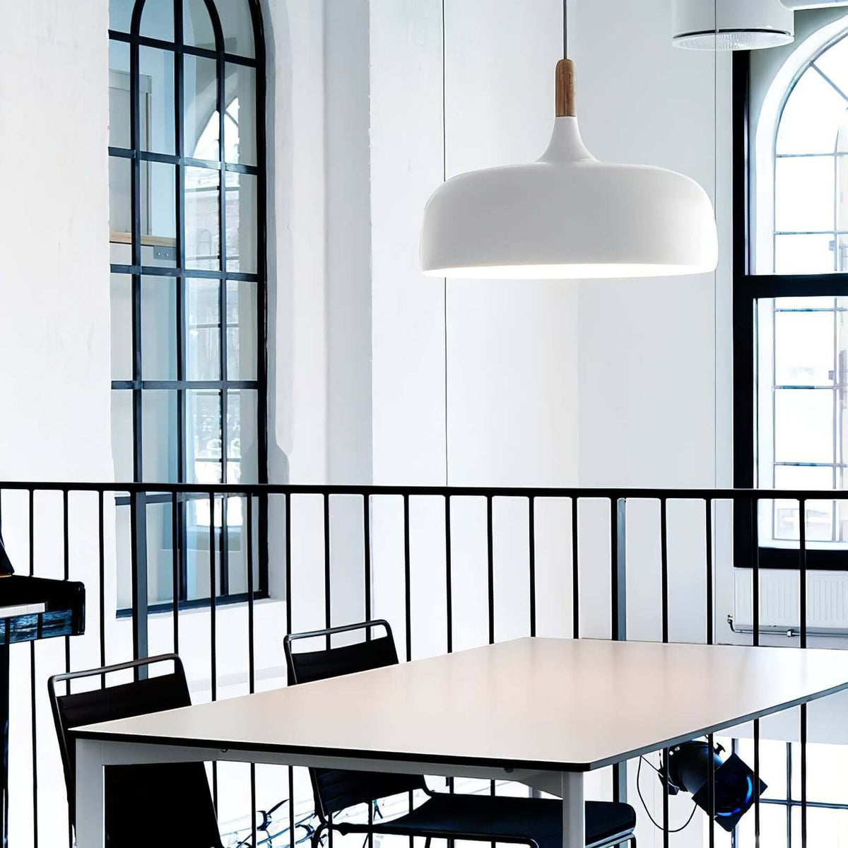 Xovelia Zinc Alloy Pendant Lamp-Moonnatur