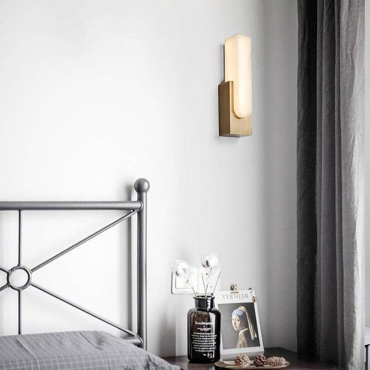 Cumberis Alabaster Wall Light-Moonnatur