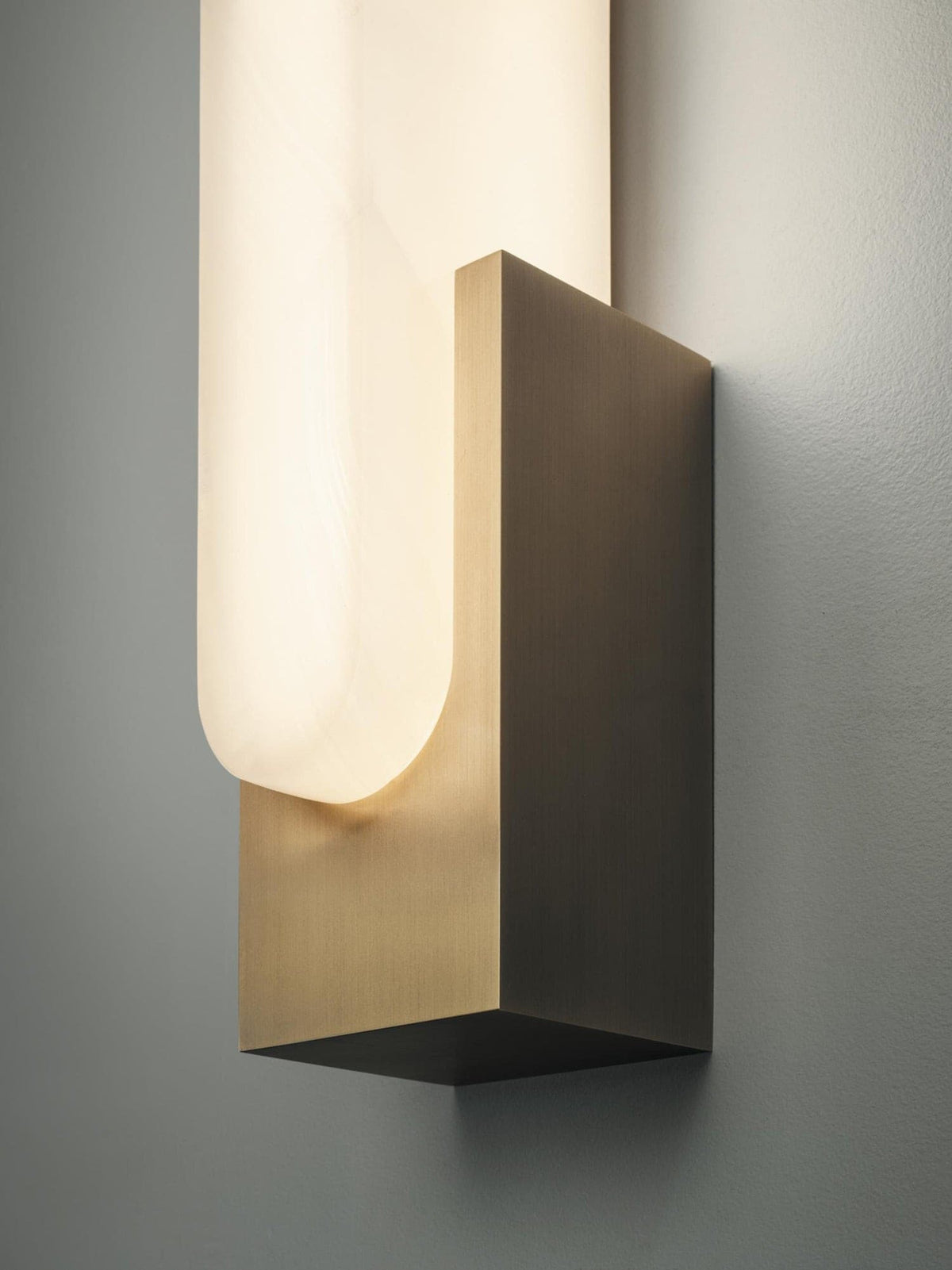 Cumberis Alabaster Wall Light-Moonnatur
