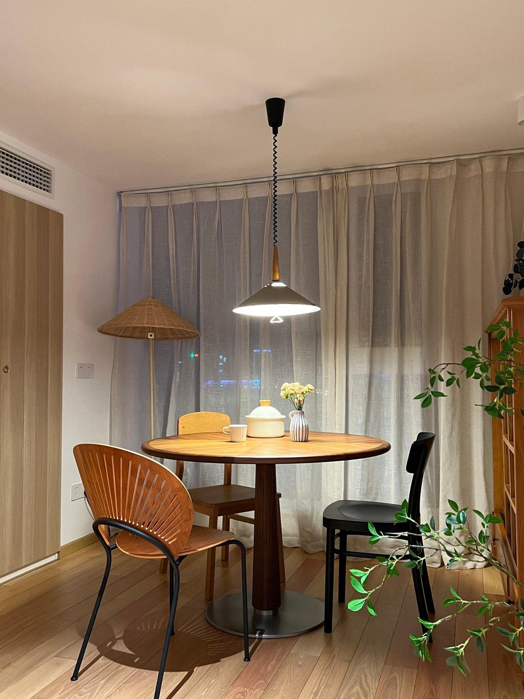 Everora Iron Pendant Light-Moonnatur