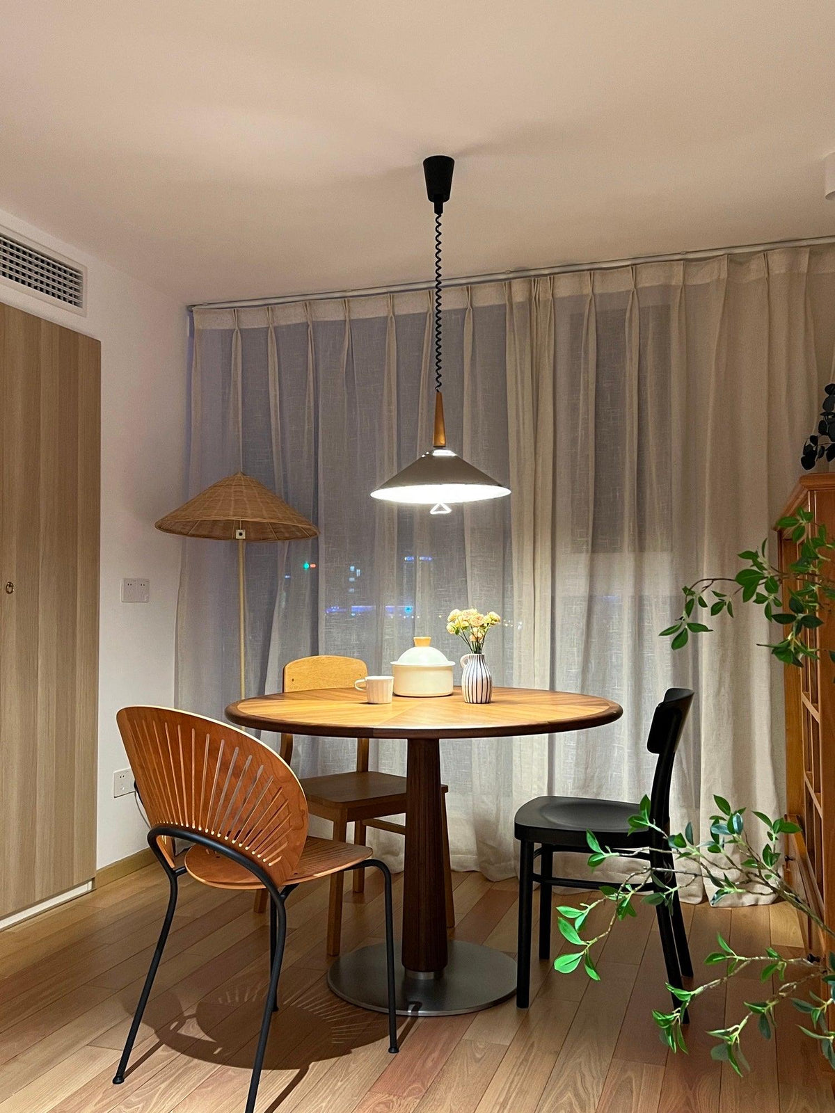 Everora Iron Pendant Light-Moonnatur