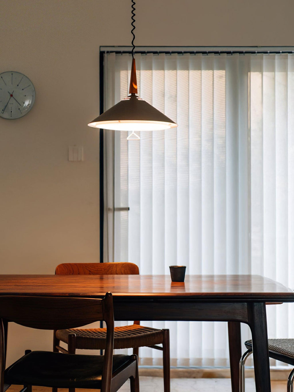 Everora Iron Pendant Light-Moonnatur