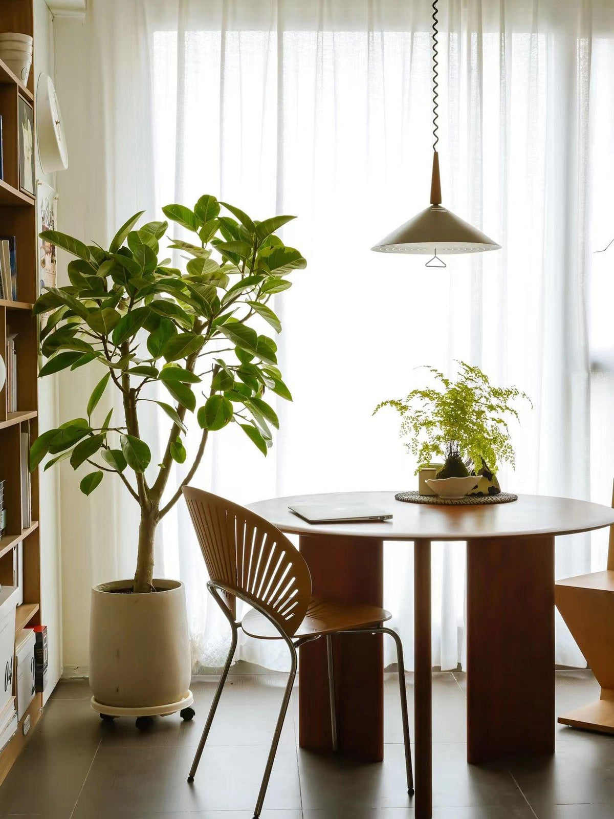 Everora Iron Pendant Light-Moonnatur