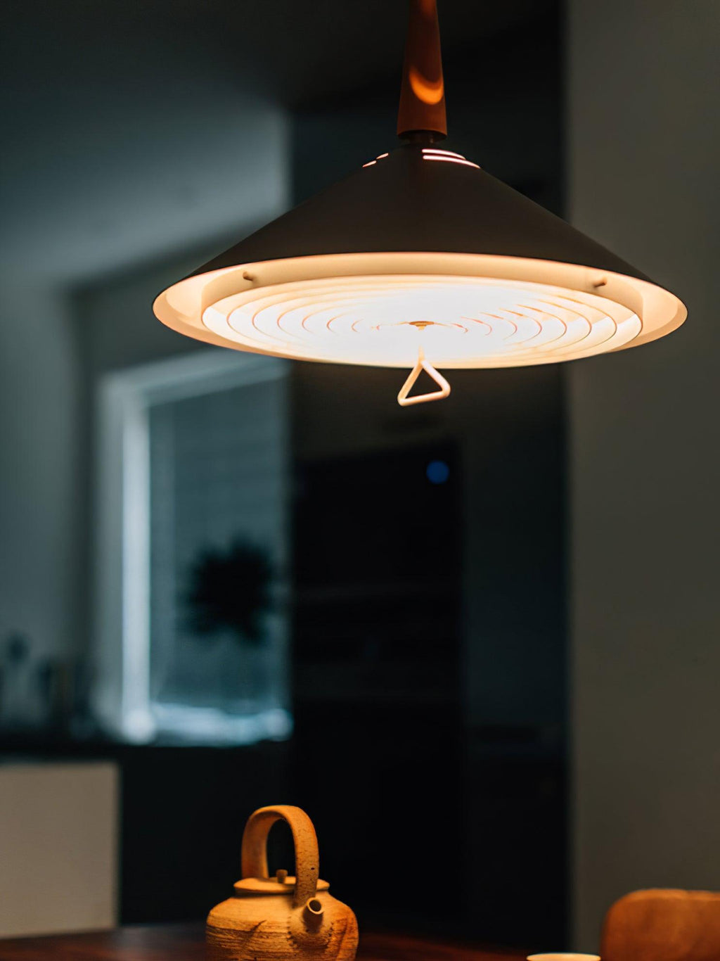 Everora Iron Pendant Light-Moonnatur