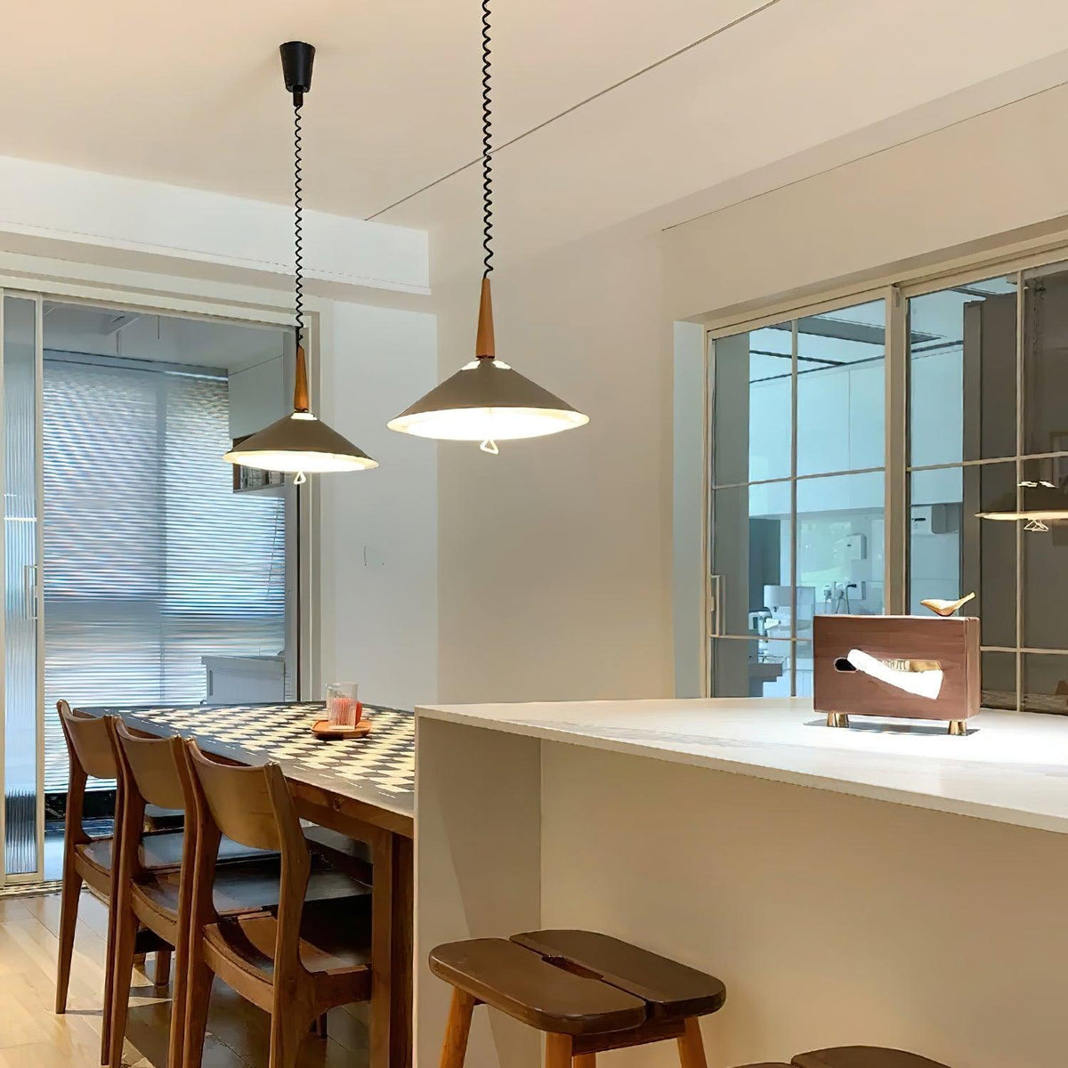 Everora Iron Pendant Light-Moonnatur