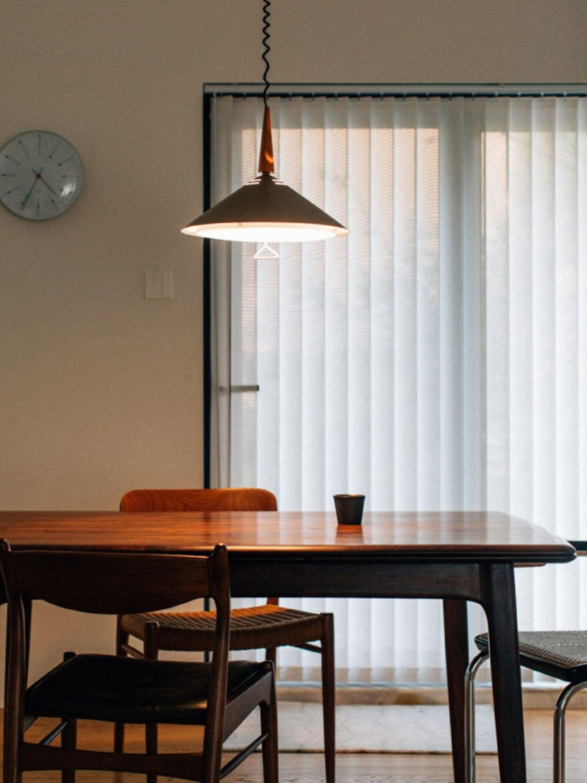 Everora Iron Pendant Light-Moonnatur