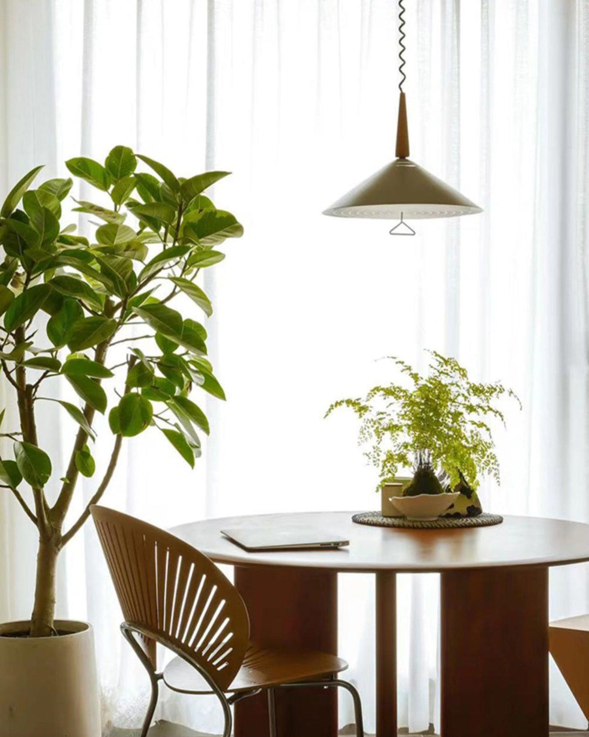 Everora Iron Pendant Light-Moonnatur