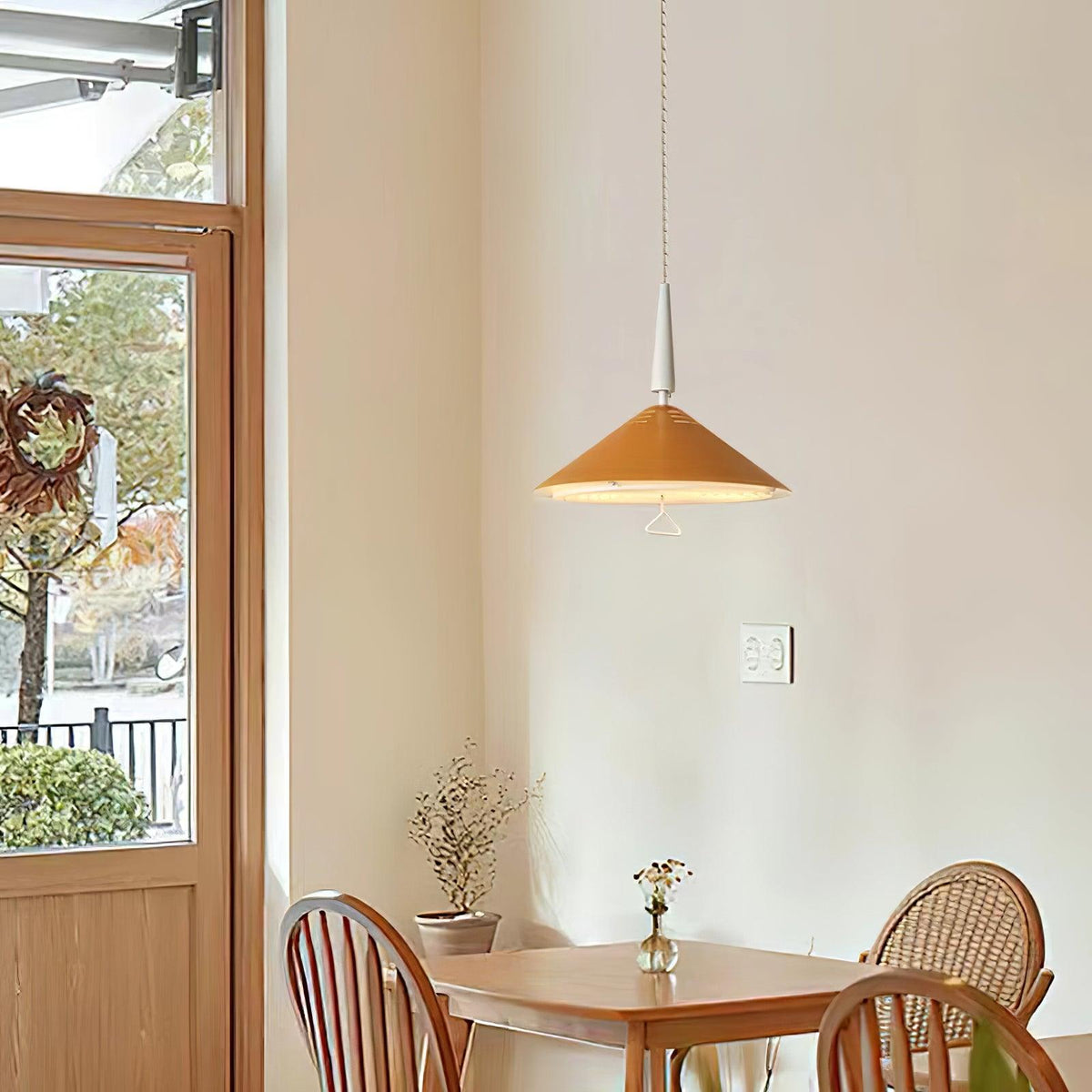 Everora Iron Pendant Light-Moonnatur
