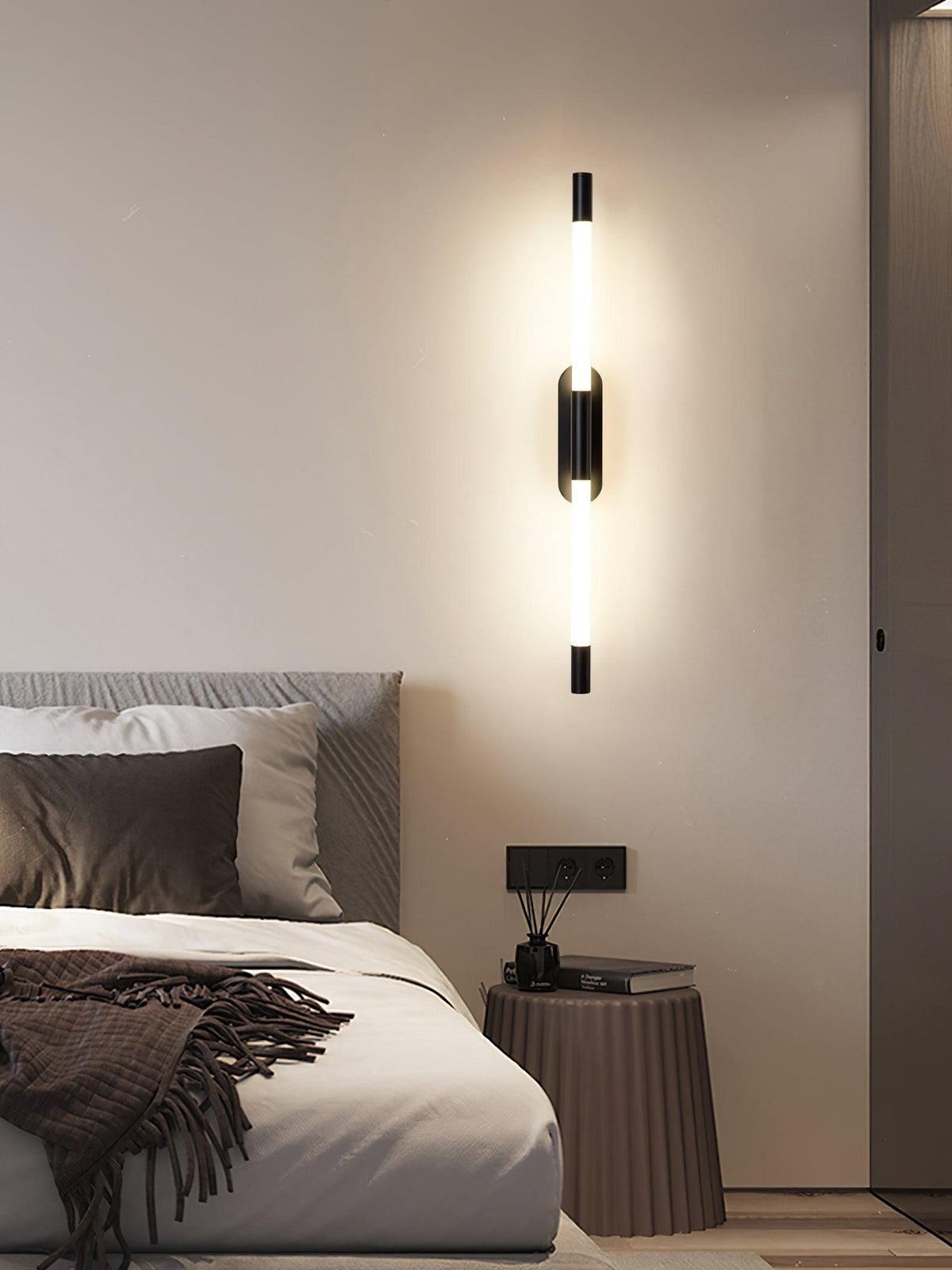 Ulvenwyn Acrylic Wall Light-Moonnatur