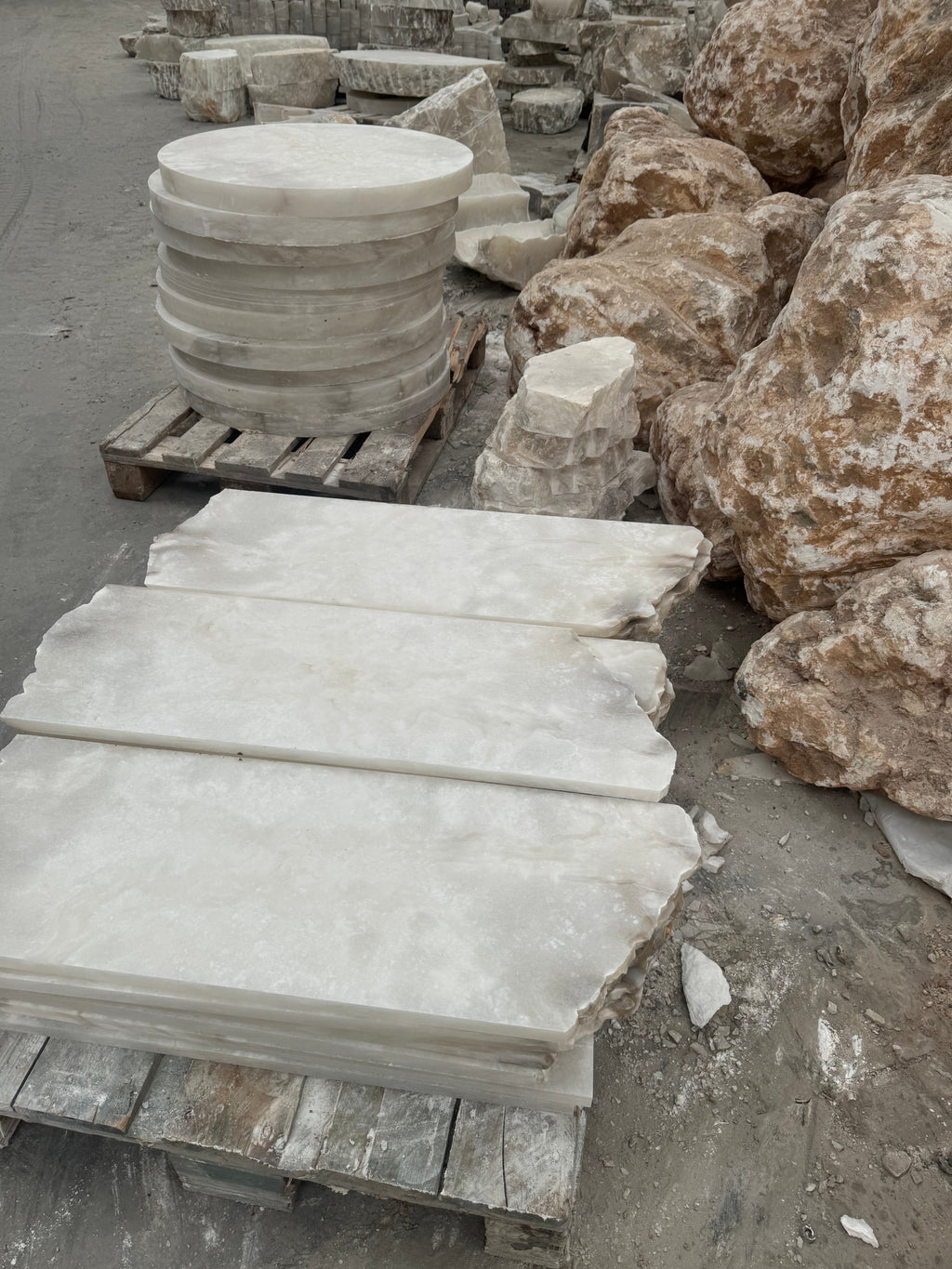 Camberelia Alabaster Ceiling Light-Moonnatur