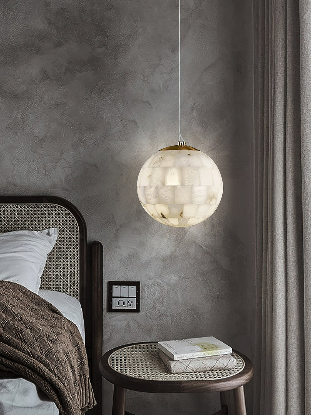 Renverenelle Alabaster Pendant Light-Moonnatur