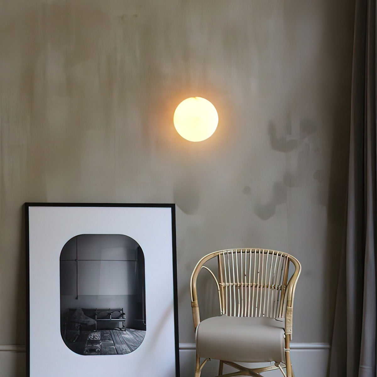 Mardenevia Alabaster Wall Light-Moonnatur