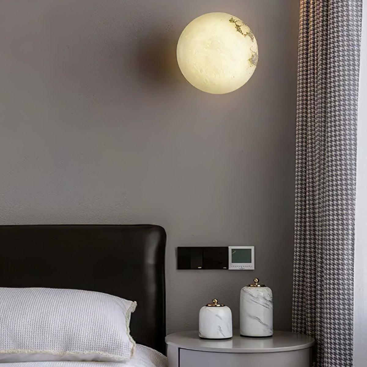 Mardenevia Alabaster Wall Light-Moonnatur