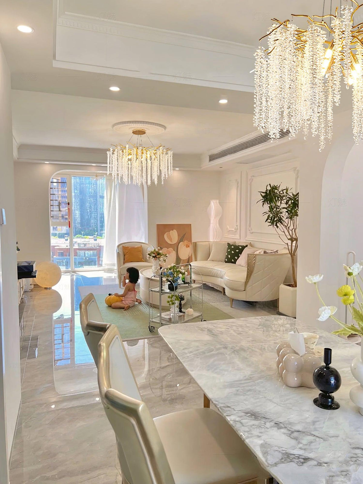 Vardenara Crystal Chandelier-Moonnatur