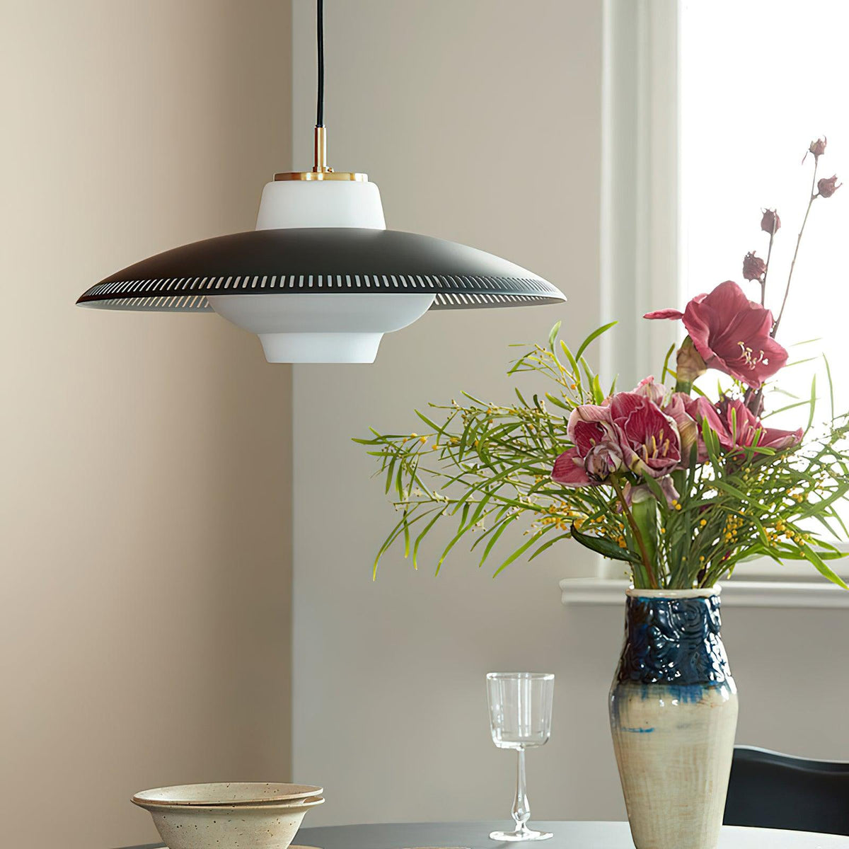 Ravelena Glass Pendant Light-Moonnatur