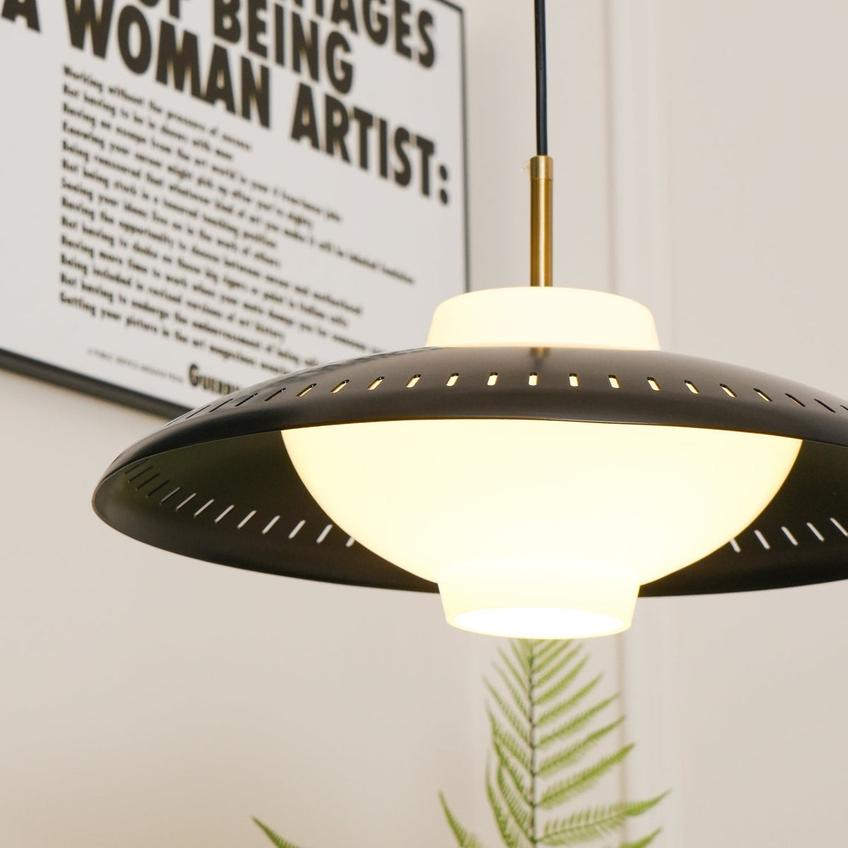 Ravelena Glass Pendant Light-Moonnatur