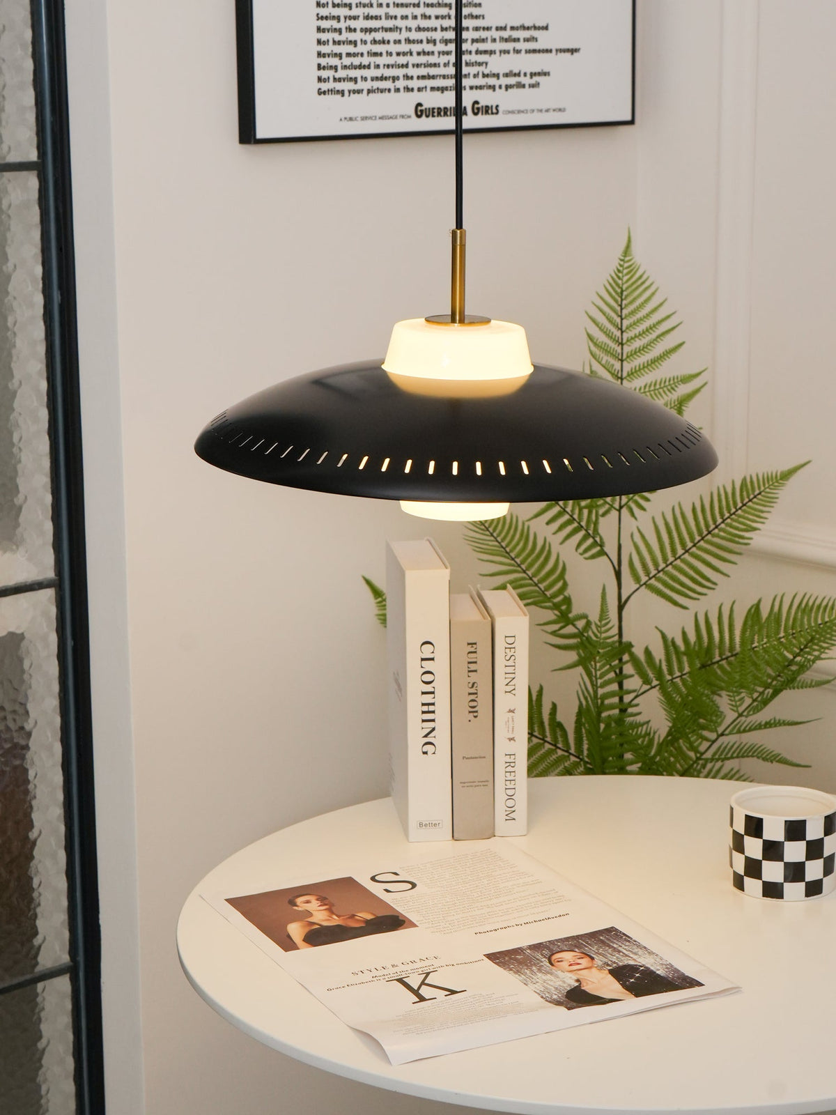 Ravelena Glass Pendant Light-Moonnatur