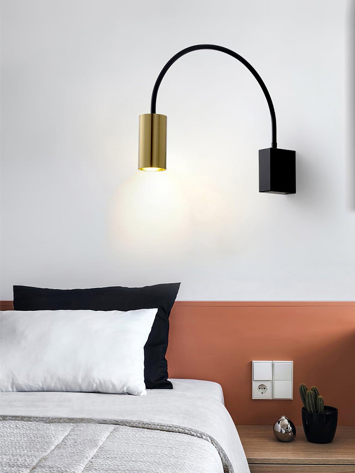 Braxmere Aluminium Wall Light-Moonnatur