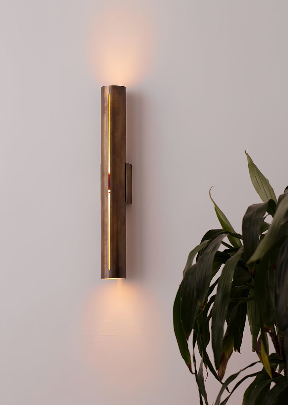 Calenara Brass Wall Light-Moonnatur