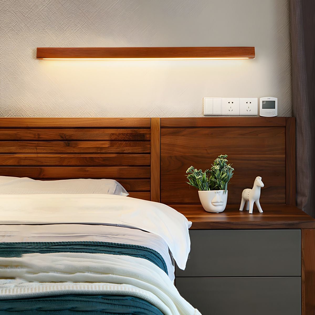 Rivenera Pine Wood Wall Light-Moonnatur
