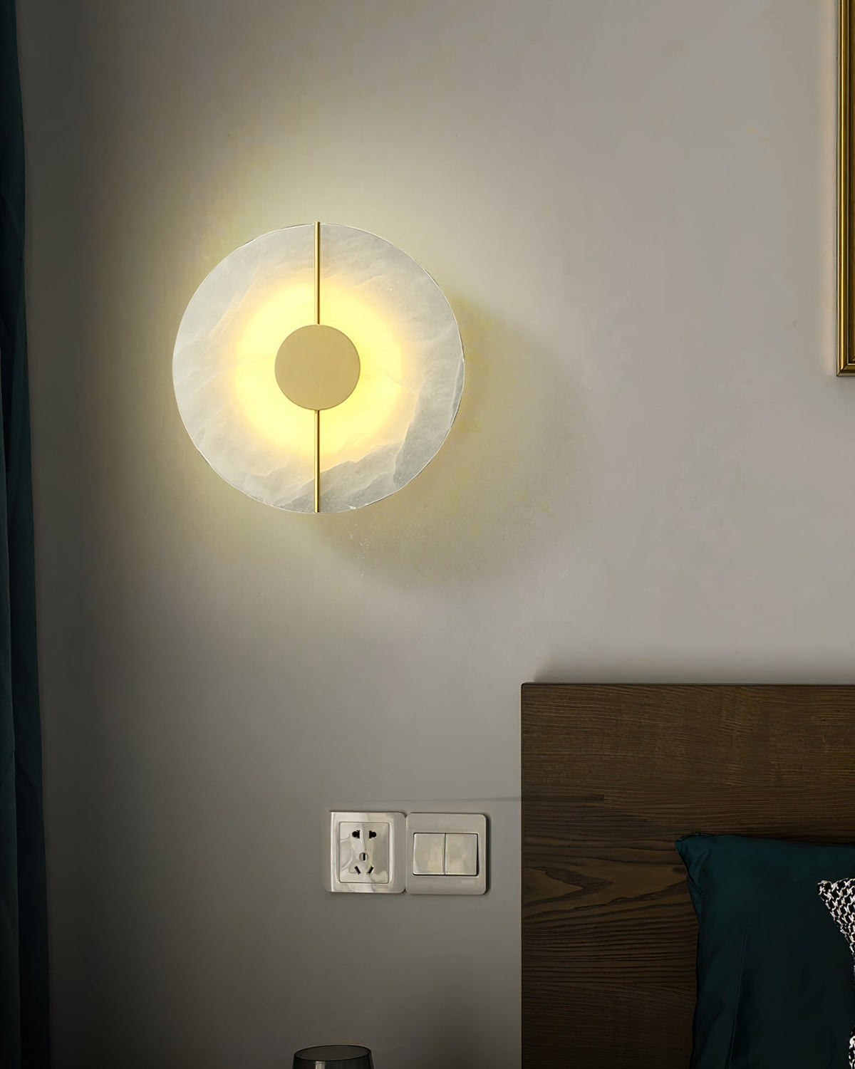Ambelcove Alabaster Wall Light-Moonnatur